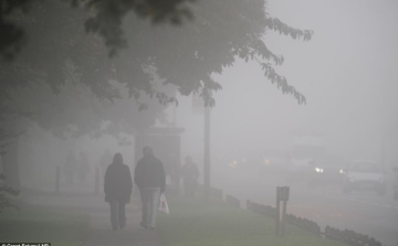 Az ország nagy részén sűrű ködre figyelmeztetnek