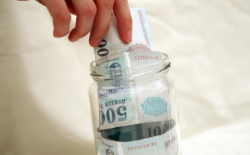 Lakás helyett tandíjra spórolnak a szülők