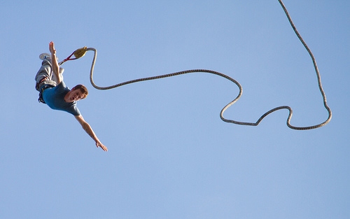 Halálos bungee jumping: egy brit turista hamarabb ugrott